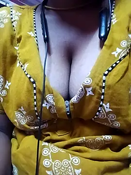 Snapshot of Lucky_Meenu chatting on April 6, 11:38 pm Lucky Meenu online show from April 6, 11:38 pm