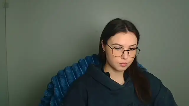 Snapshot of Nika_nik_a chatting on March 21, 6:18 am Nika nik a online show from March 21, 6:18 am