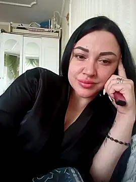 Elsie-Nora online show from May 7, 5:35 am