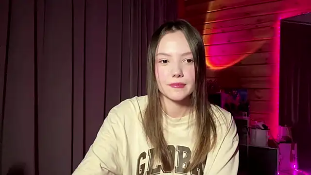 Snapshot of LenLen_Solen chatting on June 3, 1:36 pm LenLen Solen online show from June 3, 1:36 pm