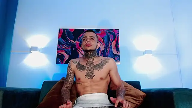 Snapshot of DominicParkerr chatting on March 20, 11:42 pm DominicParkerr online show from March 20, 11:42 pm