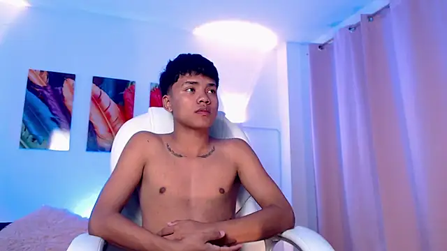 thiagosterling online show from April 21, 11:40 pm