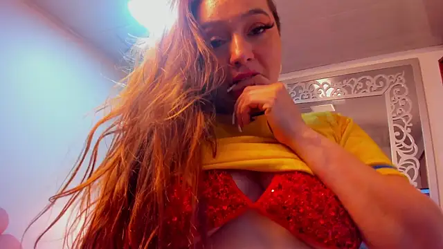 Snapshot of SabrinaVantress chatting on June 18, 9:14 am SabrinaVantress online show from June 18, 9:14 am
