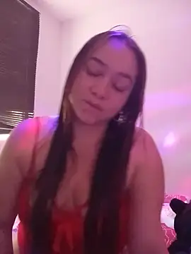 Snapshot of SabrinaVantress chatting on July 7, 6:23 pm SabrinaVantress online show from July 7, 6:23 pm