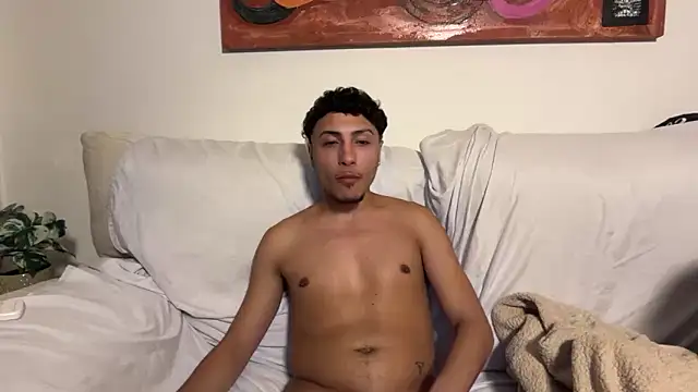 Snapshot of goldcouple22 chatting on March 19, 6:23 pm goldcouple22 online show from March 19, 6:23 pm