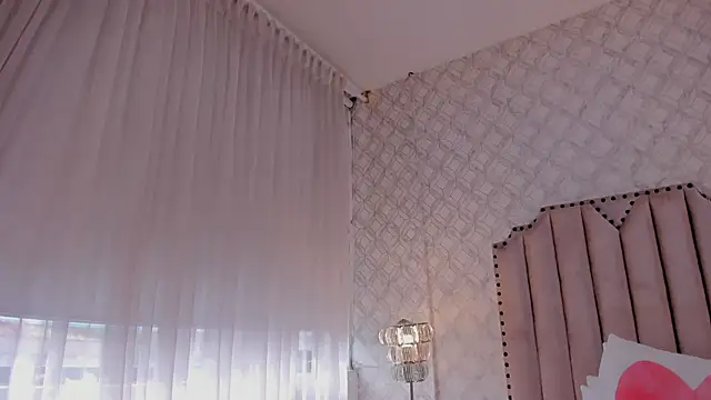 zoejenner  online show from May 7, 7:52 pm
