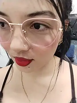 Snapshot of veleria_allurin chatting on July 1, 9:25 pm veleria allurin online show from July 1, 9:25 pm