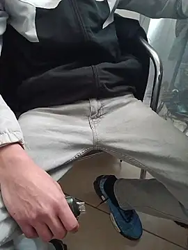 Skinboy06 online show from March 26, 9:59 am