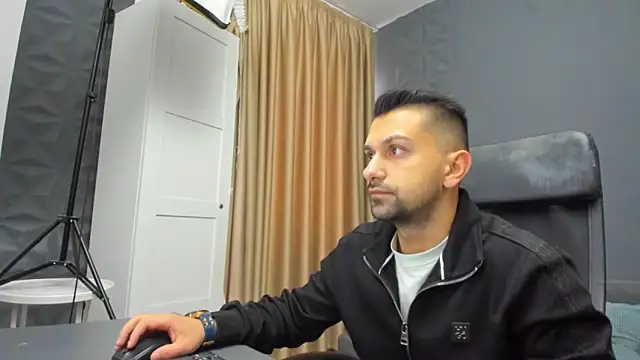 BryceReign online show from March 25, 5:35 am