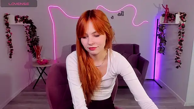 MiaSensitive online show from April 1, 2:47 pm