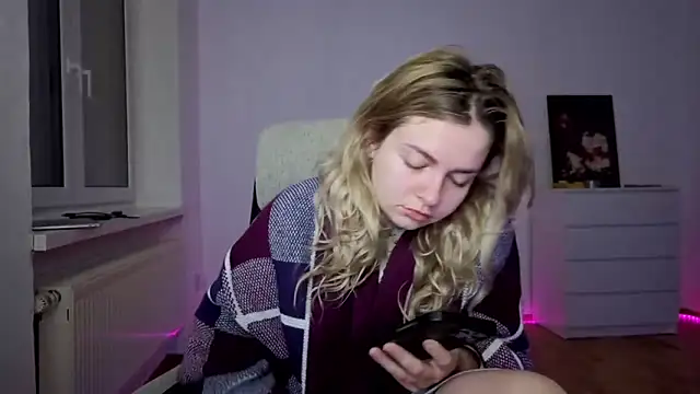 Snapshot of EvaKraz chatting on May 21, 3:24 am EvaKraz online show from May 21, 3:24 am