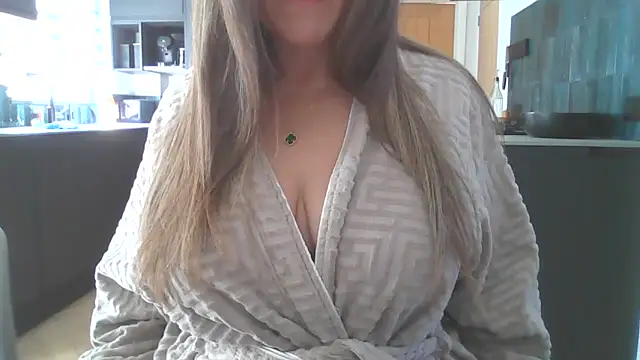 Snapshot of Goddess-GraceX chatting on March 27, 11:32 am Goddess-GraceX online show from March 27, 11:32 am