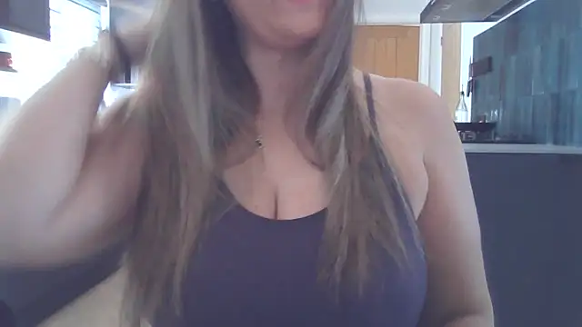 Snapshot of Goddess-GraceX chatting on April 2, 12:25 pm Goddess-GraceX online show from April 2, 12:25 pm