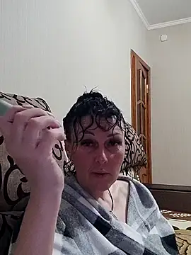HelgaDennis online show from May 8, 8:58 pm