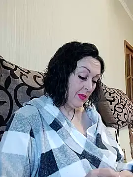 HelgaDennis online show from June 17, 4:04 am