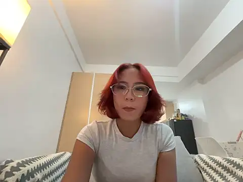 misscutee online show from June 8, 4:18 pm
