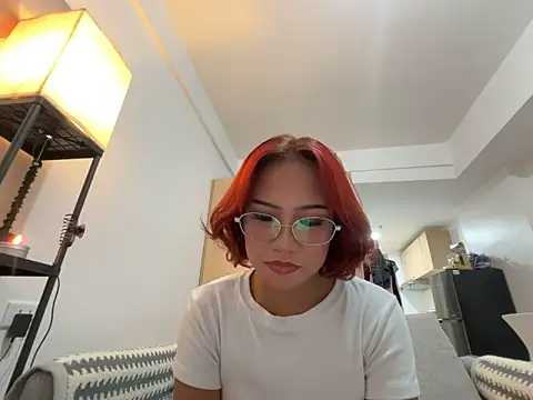misscutee online show from June 12, 2:27 pm