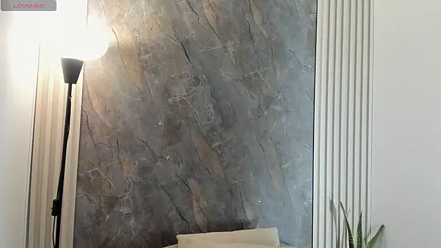 Snapshot of alina_sauvage chatting on June 9, 1:56 pm alina sauvage online show from June 9, 1:56 pm