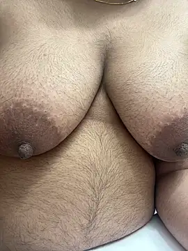 Snapshot of Emiley456 chatting on March 21, 3:33 am Emiley456 online show from March 21, 3:33 am