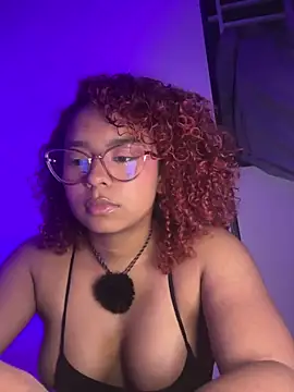Snapshot of lara_curly chatting on June 5, 11:54 pm lara curly online show from June 5, 11:54 pm