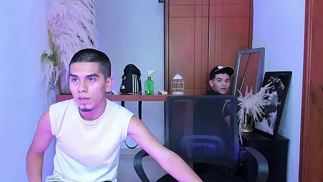 your d0ll1 online show from July 22, 7:49 pm