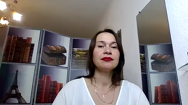 Selena Moo online show from May 9, 9:03 am