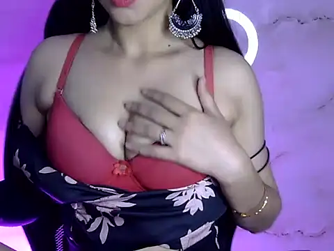Snapshot of Anaya_singh chatting on April 17, 7:28 pm Anaya singh online show from April 17, 7:28 pm