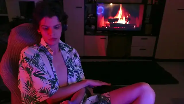 Snapshot of Lucius_Mo chatting on April 9, 12:54 am Lucius Mo online show from April 9, 12:54 am