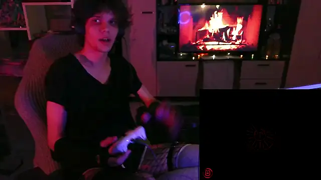 Snapshot of Lucius_Mo chatting on April 15, 9:04 pm Lucius Mo online show from April 15, 9:04 pm