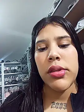 venuslaferte  online show from April 28, 8:25 pm