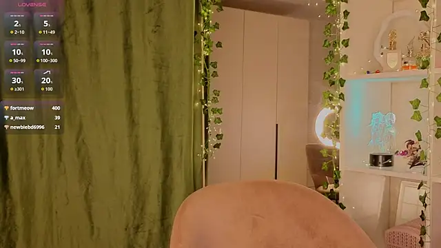 dark honey  online show from June 13, 3:54 pm