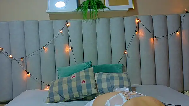 Snapshot of StarrMoon__ chatting on April 1, 2:56 am StarrMoon online show from April 1, 2:56 am