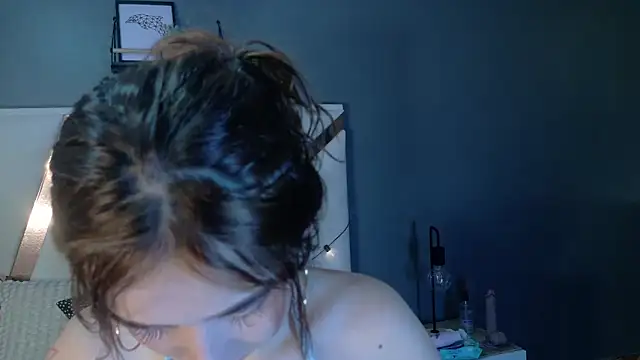 Snapshot of StarrMoon__ chatting on April 28, 3:22 am StarrMoon online show from April 28, 3:22 am