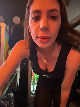 zelyramonvielly online show from March 25, 11:00 pm