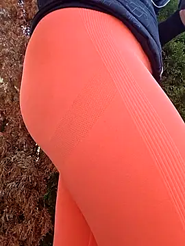 Snapshot of SellenaGomez chatting on March 26, 7:58 am SellenaGomez online show from March 26, 7:58 am