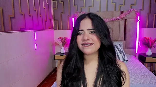 nesli hann online show from April 20, 8:32 pm
