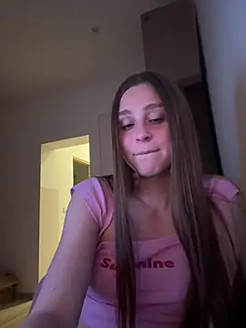 Snapshot of BellMeow_ chatting on May 17, 7:32 pm BellMeow online show from May 17, 7:32 pm