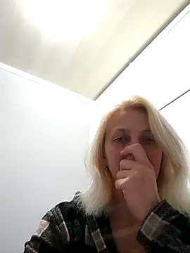 MiaLove183 online show from April 20, 1:47 pm