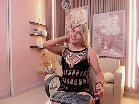 your sissytrans online show from May 5, 11:24 pm