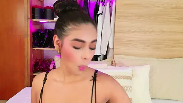 Rossie Blooms online show from May 1, 9:52 pm