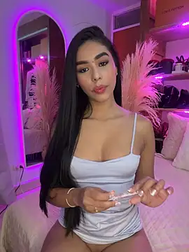 Rossie Blooms online show from May 4, 7:32 pm