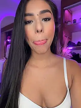 Rossie Blooms online show from May 15, 11:56 pm