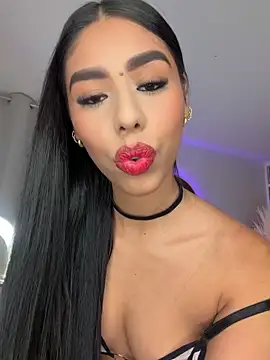 Rossie Blooms online show from May 17, 7:43 pm