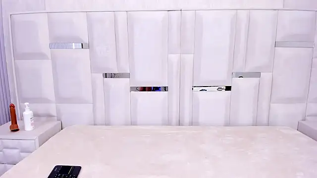 Snapshot of breenda01 chatting on April 14, 3:56 am breenda01 online show from April 14, 3:56 am