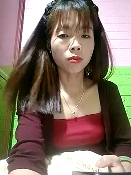 AmyLinee01 online show from May 3, 6:25 pm