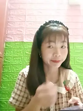 Snapshot of AmyLinee01 chatting on June 24, 12:15 pm AmyLinee01 online show from June 24, 12:15 pm