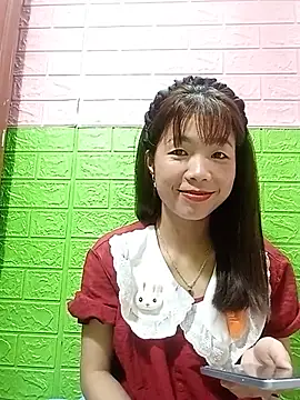 Snapshot of AmyLinee01 chatting on June 28, 12:27 am AmyLinee01 online show from June 28, 12:27 am