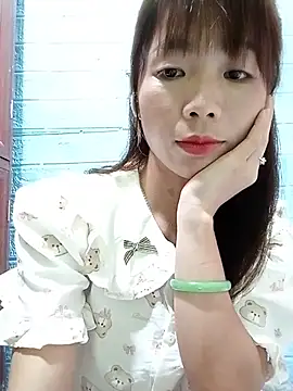 Snapshot of AmyLinee01 chatting on July 28, 3:21 pm AmyLinee01 online show from July 28, 3:21 pm