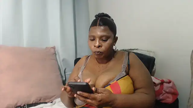 Lucia-boobs online show from August 6, 5:37 pm