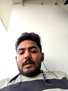 Snapshot of roselover2222 chatting on June 5, 4:41 am roselover2222 online show from June 5, 4:41 am